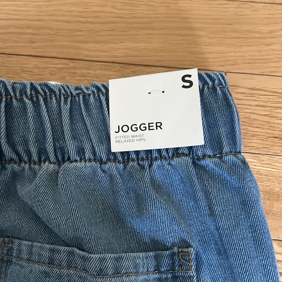 Forever 21 - blue jeans - Picture 4 of 5